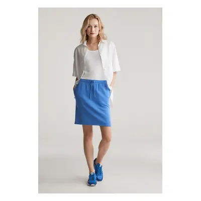 TEPLÁKOVÁ SUKNĚ GANT REG SHIELD SKIRT PERFECT BLUE