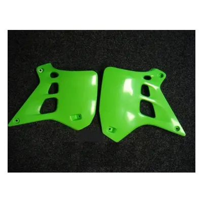 Kryty chladiče UFO KA02729026 (UFO kryty chladiče KAWASAKI KX 250 90-91 barva zelená)