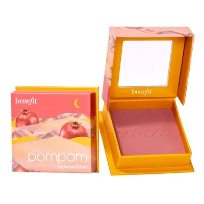 BENEFIT COSMETICS - PomPom WANDERful World - Tvářenka v odstínu granátového jablka