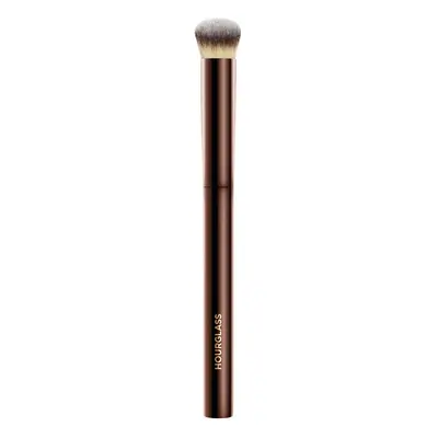 HOURGLASS - Vanish Seamless Finish Concealer Brush - Šťetec na korektor pro hladké nanášení