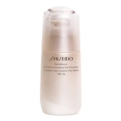 SHISEIDO - Benefiance Wrinkle Smoothing Day Emulsion SPF 20 - Hydratační denní emulze